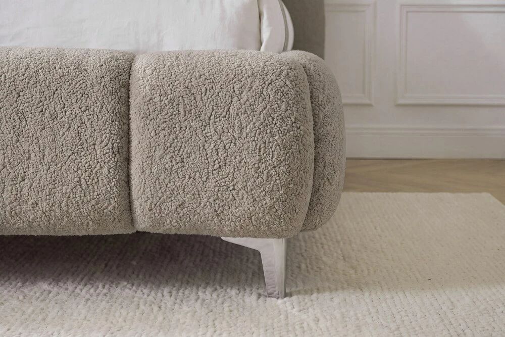 BUBBLE, Lit coffre capitonn&eacute; avec sommier &agrave; grosses lattes existe en plusieurs tailles de couchage et rev&ecirc;tements. Vendu sans ma