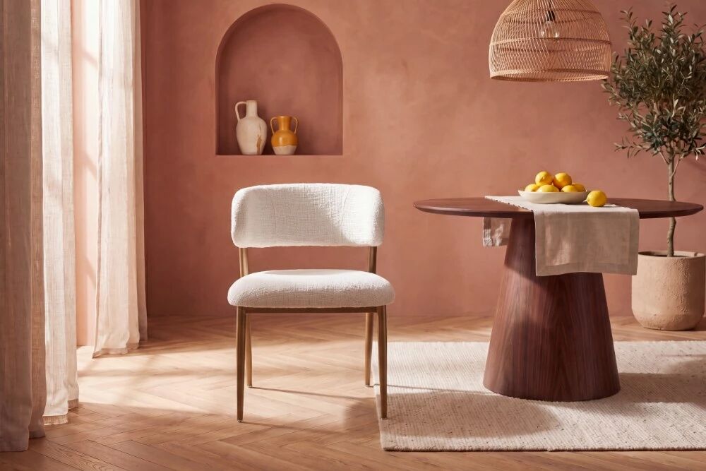 Chaise CHAUM tissu chin&eacute; CREME (CREMONA 01) + pieds m&eacute;tal dor&eacute;