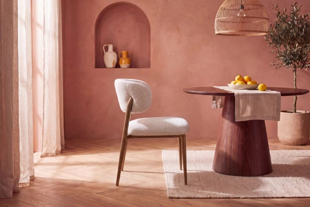 Chaise CHAUM tissu chin&eacute; CREME (CREMONA 01) + pieds m&eacute;tal dor&eacute;