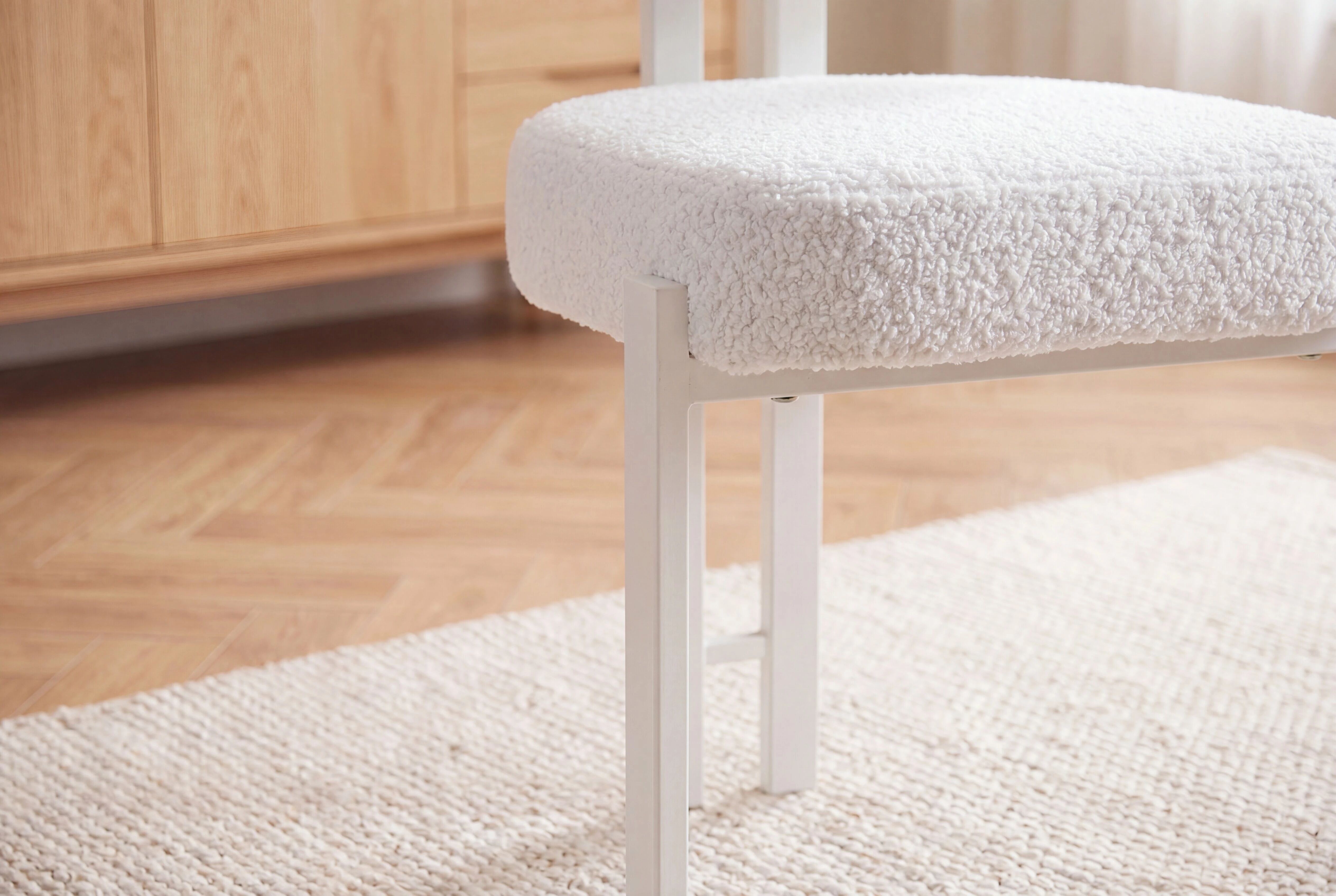 Chaise DRAGON Tissu bouclette BLANC CREME(CD422-1)+Pieds CREME MAT