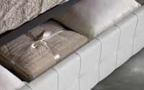 CITY2, Lit coffre existe en plusieurs tailles de couchage et revêtements. Vendu sans matelas