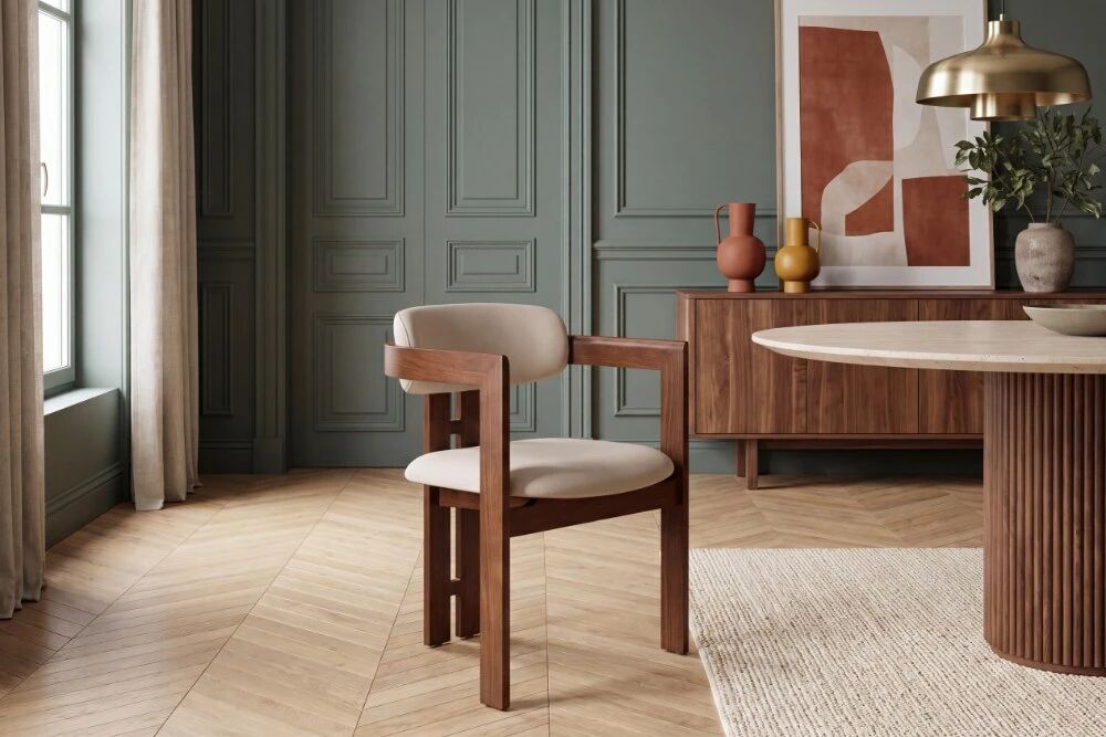 MARFA, Chaise de repas, tissu beige et accoudoirs design bois