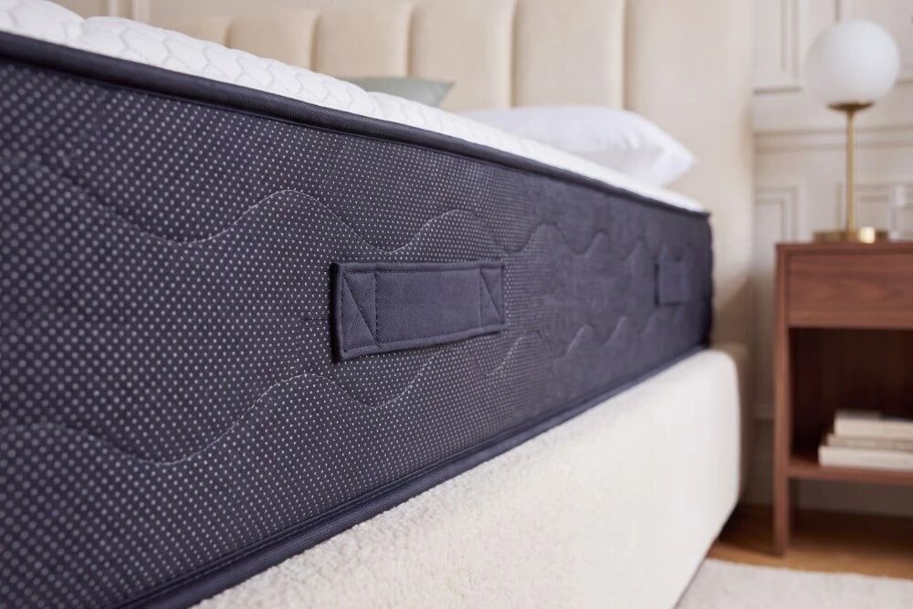 MATELAS FERME BELLA, matelas ferme en mousse densit&eacute; 28kg/m3, &eacute;paisseur 28cm (toutes dimensions)